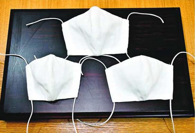 阿波踊り衣装生地をマスクに 徳島市の用品店販売 徳島の話題 徳島ニュース 徳島新聞