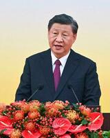 　香港返還２５年記念式典で、演説する中国の習近平国家主席＝１日、香港（ＡＰ＝共同）