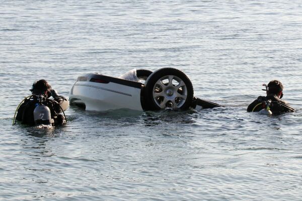 車が海に転落、男性死亡　「運転中に落ちた」と自ら１１０番　鳴門