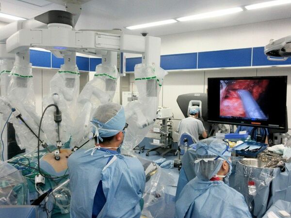 徳島大学病院・大腸がんロボット手術が100例到達、中四国で最多　島田光生教授「安心安全な技術提供したい」