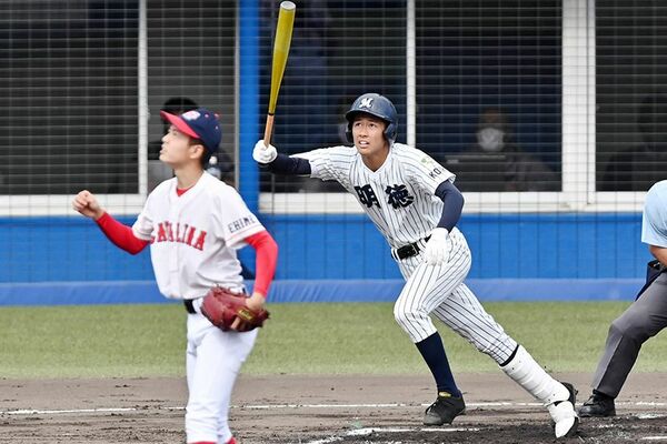 秋季四国高校野球、明徳義塾が２連覇　聖カタリナに５－１