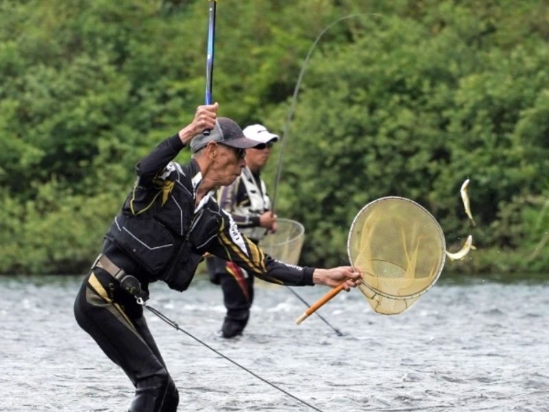 アユ狙い釣り人続々　県内主要河川で漁解禁