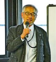 袴田さんの事件について講演する山崎事務局長=徳島市のとくぎんトモニプラザ