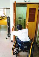 車いす利用者が使いづらい鳴門市身体障害者会館のトイレ