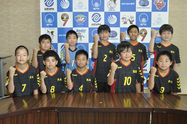 NARUTO総合型スポーツクラブ・ハンドボールチームが全国小学生大会に初出場　鳴門市長を訪問し健闘誓う