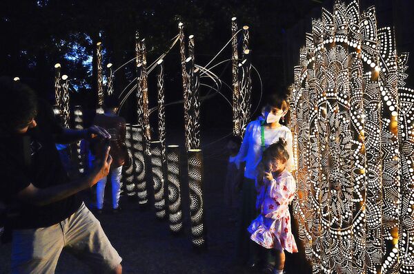 「輪」テーマに竹灯籠　五輪開幕前にライトアップイベント　海陽の大里八幡神社