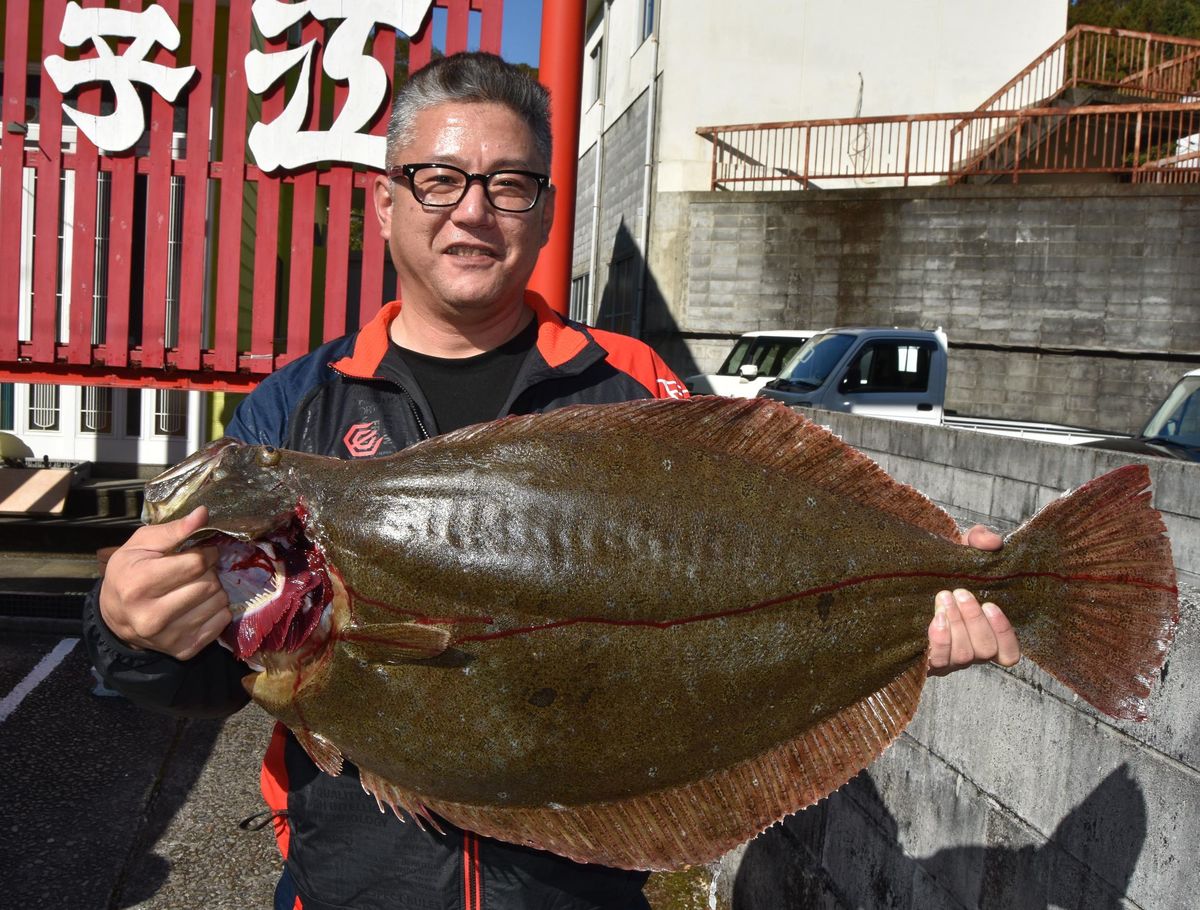 １時間の格闘 大きなヒラメ釣り上げた 徳島 海陽町 徳島の話題 徳島ニュース 徳島新聞