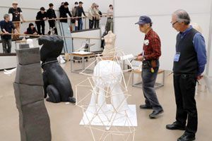 放美展の彫刻部門の公開審査＝徳島市のあわぎんホール