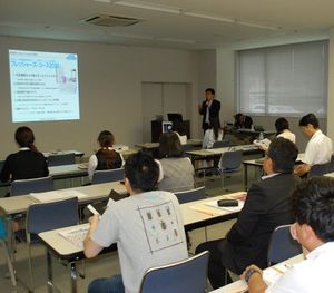 県内17社の人事担当者が参加した徳島企業セミナー=新聞放送会館