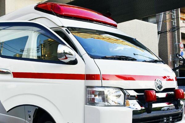 三好の市道で車転落　８６歳男性死亡