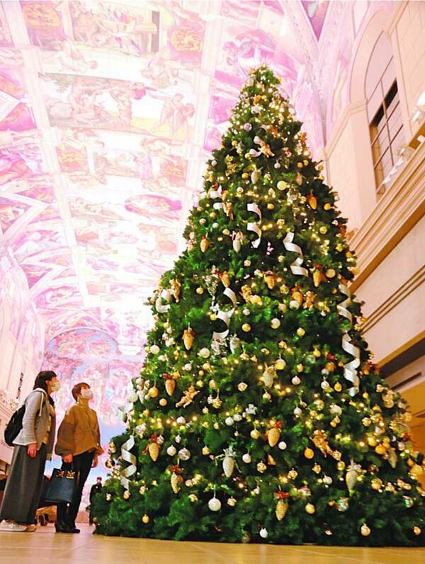 高さ７メートルの巨大クリスマスツリー登場／大塚国際美術館