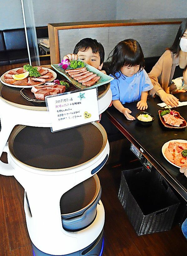 【動画】焼き肉店で配膳ロボットを県内初導入　非接触で効率アップ