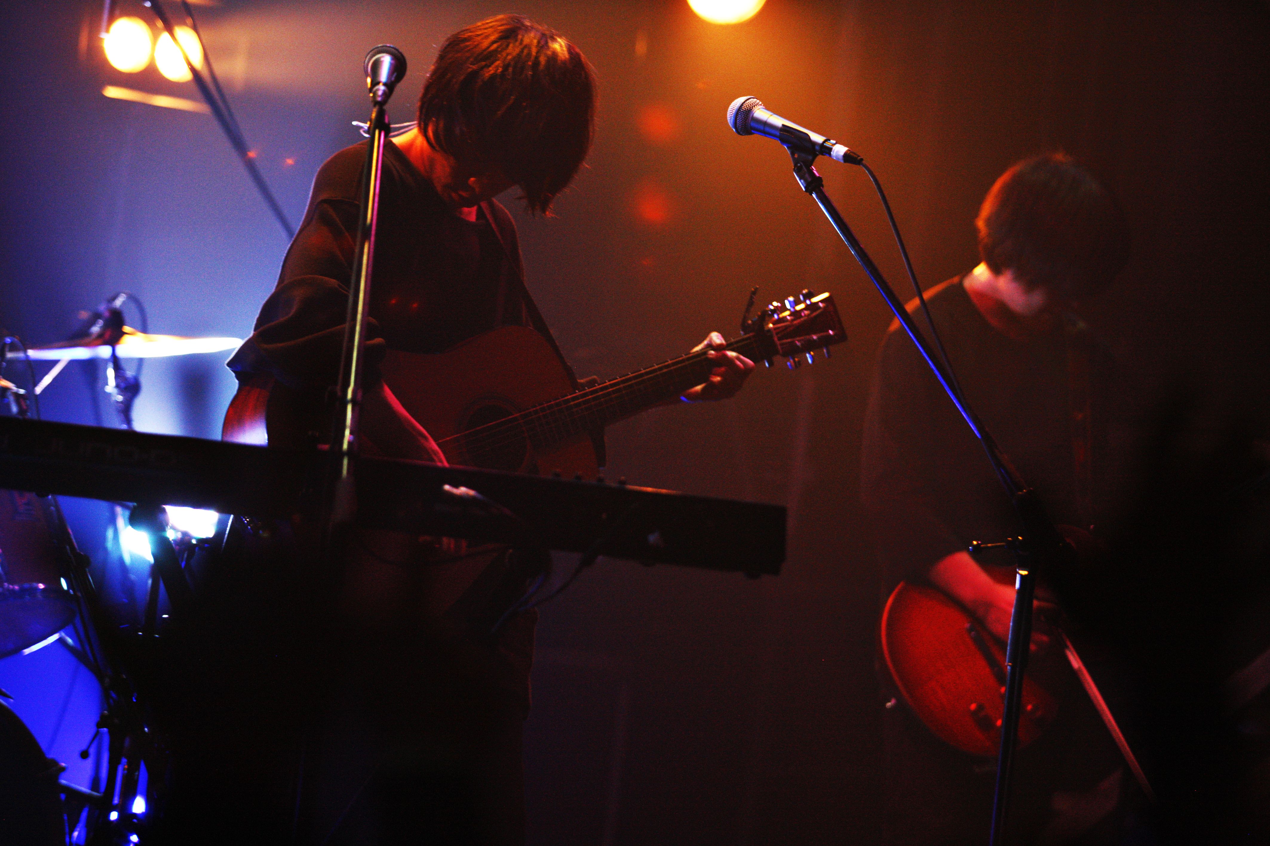 ロックバンド「ｍｏｌ－７４」が４月３日にメジャーデビューフロントマン武市さん（徳島市出身）に聞く　「バンドの良さが伝わるアルバム」